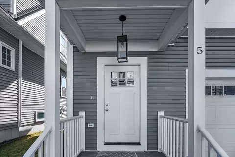 5 Nina Ct #5, Dedham, MA 02026