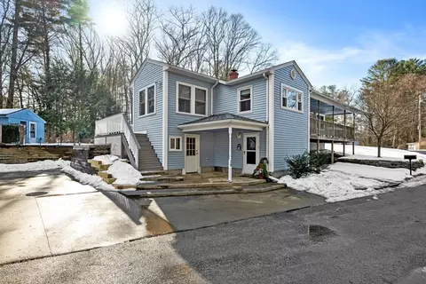 28 N Buffumville Shore Rd, Charlton, MA 01507