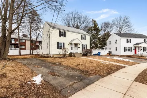 26-28 Hamilton Rd, Wakefield, MA 01880