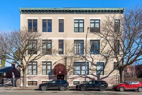 24 Norman St #2, Salem, MA 01970