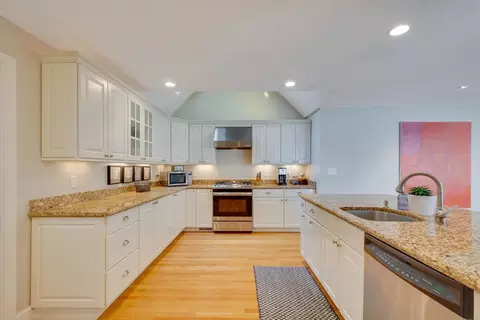 14 Shady Ln, Needham, MA 02492 photo 12