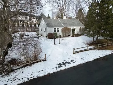 25 Arnold Rd, Hingham, MA 02043 photo 2