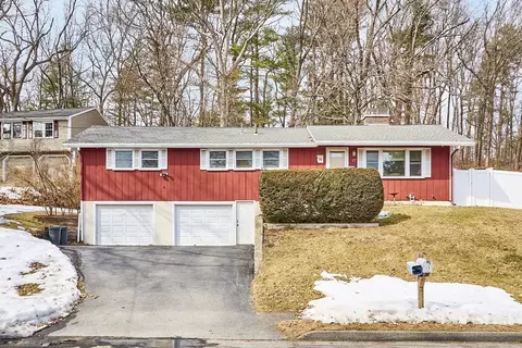 17 Seneca Dr, Hudson, MA 01749