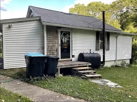 118 Southold Rd, Worcester, MA 01607 photo 2
