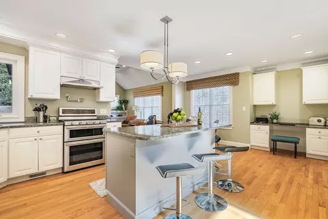 31 Kenney St, Needham, MA 02492 photo 3