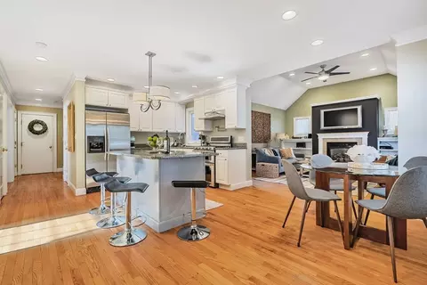 31 Kenney St, Needham, MA 02492 photo 2