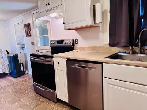 Kitchen - 19 Wren Ter, Wareham, MA 02571 photo 2 of 3