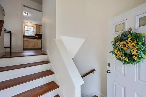 Entry Way - 446 Ware St, Mansfield, MA 02048 photo 2 of 3