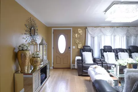 Entry Way - 46 Kane St, Springfield, MA 01119 photo 1 of 1
