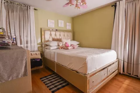 Bedroom - 46 Kane St, Springfield, MA 01119 photo 2 of 4