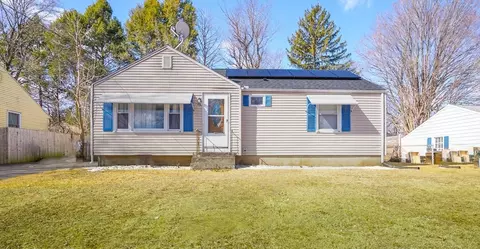 46 Kane St, Springfield, MA 01119