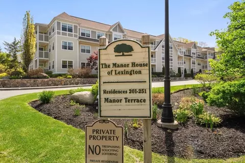 2 Manor Ter #244, Lexington, MA 02420