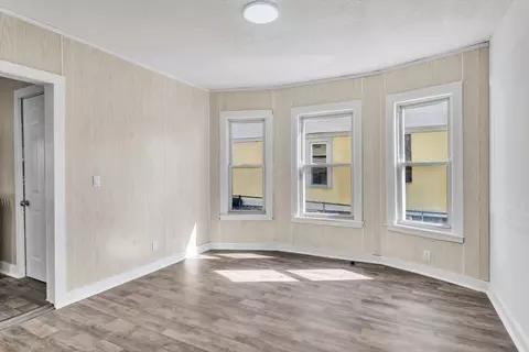 171 Massasoit St, Springfield, MA 01107 photo 6