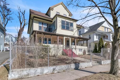 171 Massasoit St, Springfield, MA 01107 photo 2