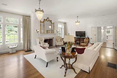 Living - 19 Rangeley Rd, Winchester, MA 01890 photo 4 of 6