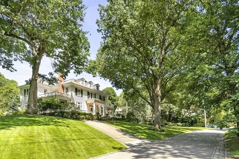 Exterior - 19 Rangeley Rd, Winchester, MA 01890 photo 3 of 7