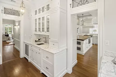 Kitchen - 19 Rangeley Rd, Winchester, MA 01890 photo 3 of 4