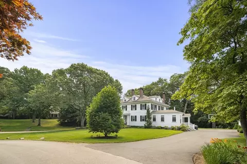 Exterior - 19 Rangeley Rd, Winchester, MA 01890 photo 7 of 7