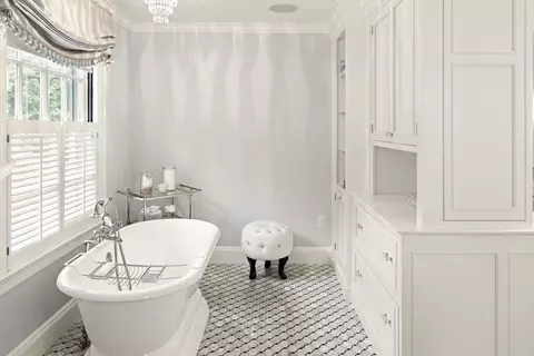 Bath - 19 Rangeley Rd, Winchester, MA 01890 photo 1 of 2