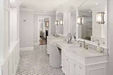 Bath - 19 Rangeley Rd, Winchester, MA 01890 photo 2 of 2