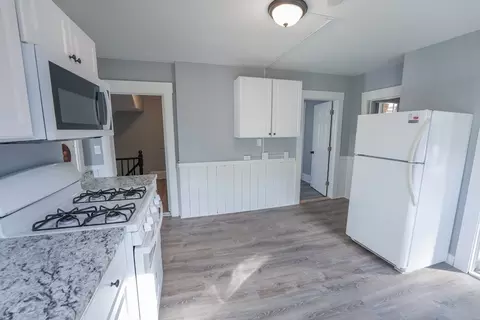 31 Bond St, Fitchburg, MA 01420