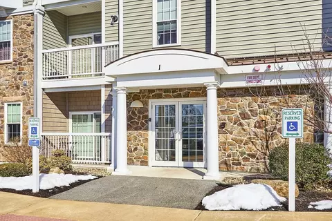 1 Francis Dr #401, Andover, MA 01810