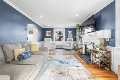 242 Willow St, West Roxbury, MA 02132