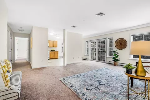 34 Meeting House Ln #305, Stow, MA 01775