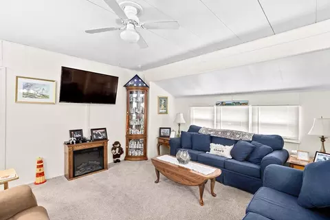 11 Timber Ln, Wareham, MA 02576 photo 4