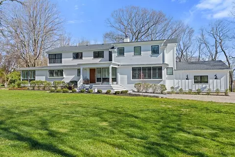 16 Porters Cove Rd, Hingham, MA 02043