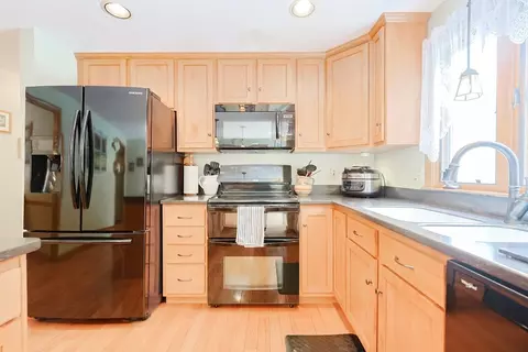 2 Plumbley Rd, Upton, MA 01568 photo 4