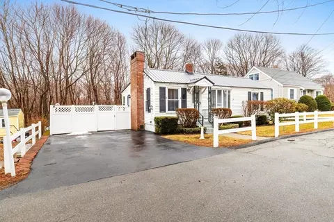 6 Gardner Ter, Gloucester, MA 01930 photo 3