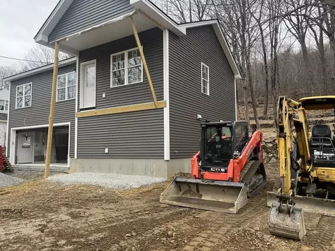 23 Chapel St, Ashburnham, MA 01430 photo 4