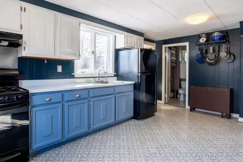 8 Adams St, Danvers, MA 01923 photo 11