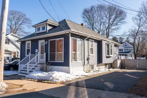 8 Adams St, Danvers, MA 01923 photo 2