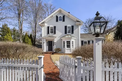 58 West St, Beverly, MA 01915