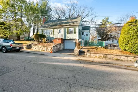 7 Gould St, Boston, MA 02132