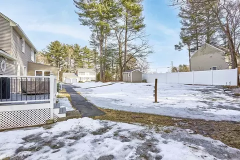 7 Spring St, Douglas, MA 01516 photo 4