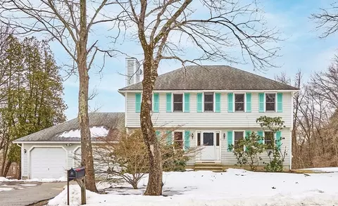 8 Evergreen Dr, North Andover, MA 01845