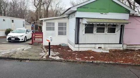 261 Newbury #82C, Peabody, MA 01960