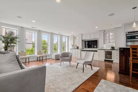 1280 Washington St #401, Boston, MA 02116