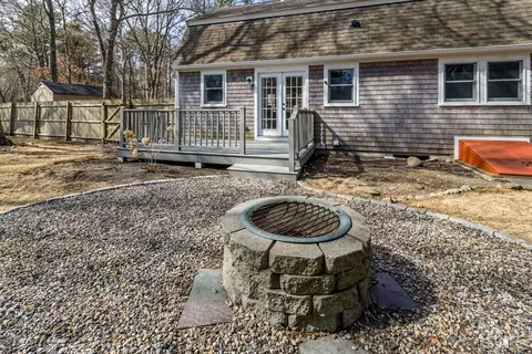 Exterior - 644 Skunknet Rd, Centerville, MA 02632 photo 2 of 6