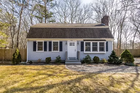 644 Skunknet Rd, Centerville, MA 02632