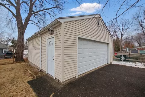 6 Garrity St, Chicopee, MA 01020 photo 5
