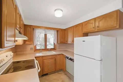 6 Garrity St, Chicopee, MA 01020 photo 7