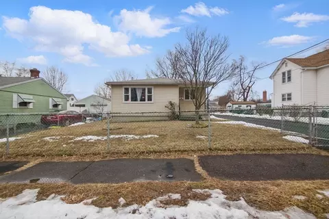 6 Garrity St, Chicopee, MA 01020 photo 2