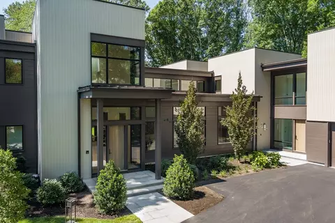 23 Thoreau Rd, Lexington, MA 02420