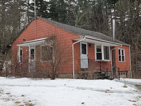 20 Huguenot Rd, Oxford, MA 01540