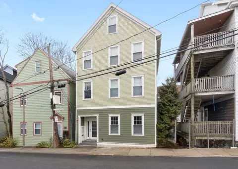 30 Armstrong St #101, Jamaica Plain, MA 02130