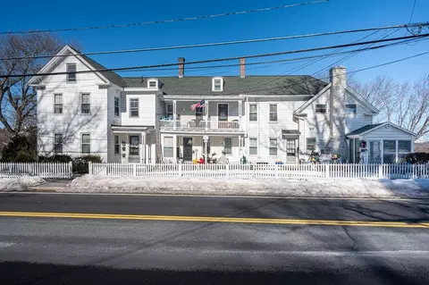 37-41 Dunstable Rd, Chelmsford, MA 01863